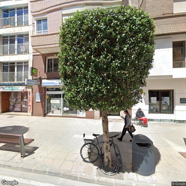 Street view near Farmacia Roca in Vinaròs