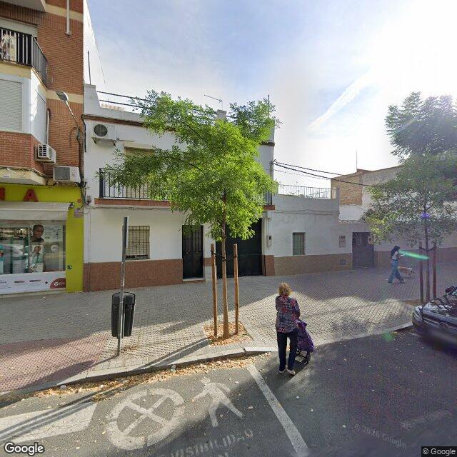 Street view near Farmacia Romero Muñoz in Sevilla