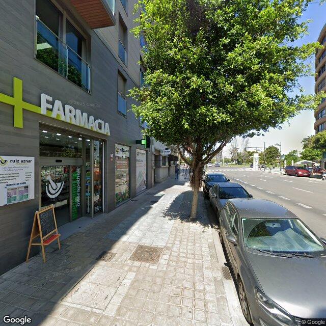 Street view near Farmacia Ruiz Aznar in València