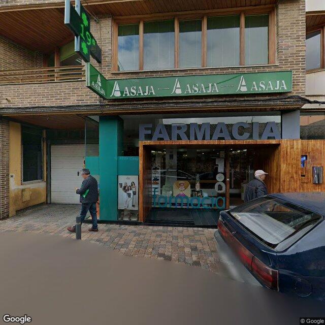 Street view near Farmacia Ruiz Zorrilla in Saldaña
