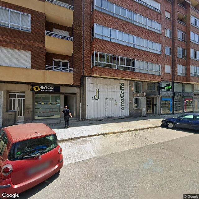 Street view near Farmacia Sánchez Fuentes Machuca in Ponferrada