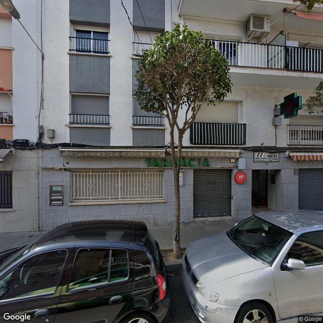 Street view near Farmacia Safir in Barcelona