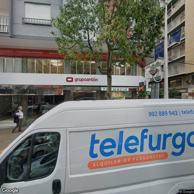 Street view near Farmacia Samper in Alicante