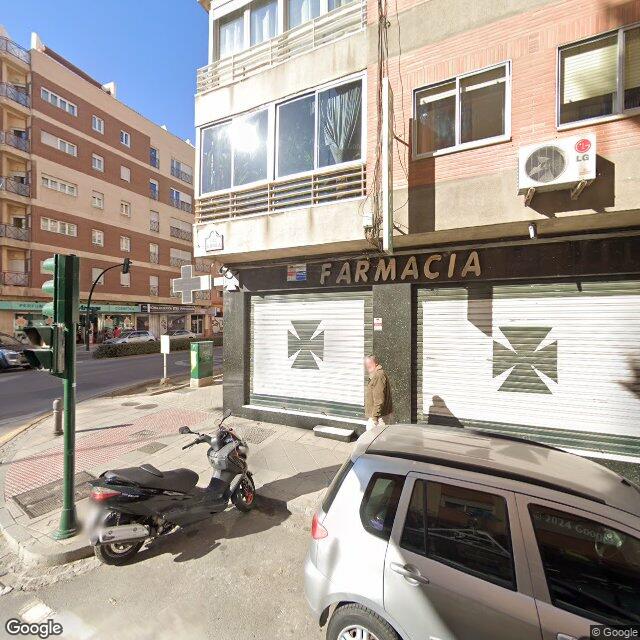 Street view near Farmacia San Vicente in Granada