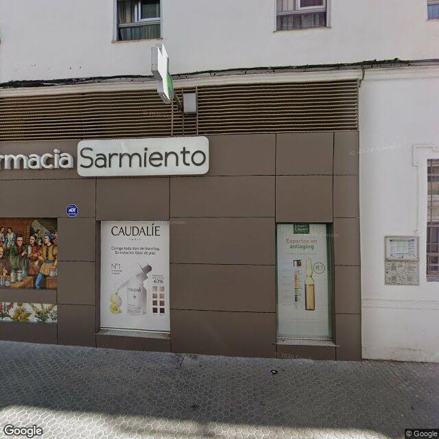 Street view near Farmacia Sarmiento in Sevilla