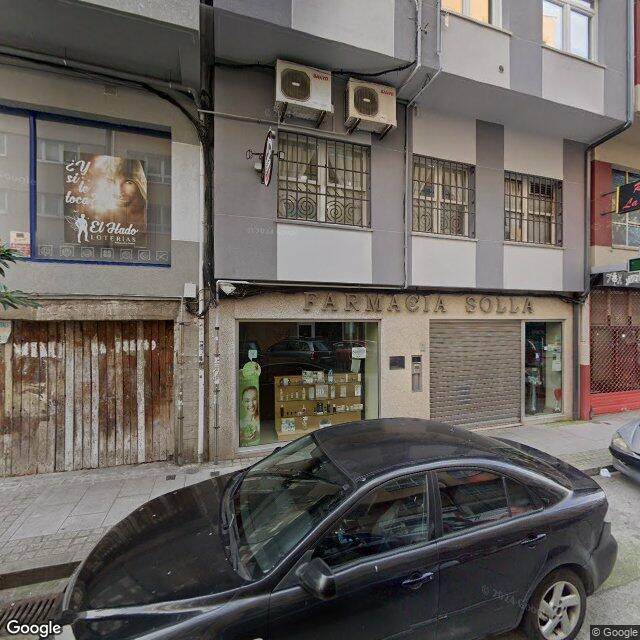 Street view near Farmacia Solla in A Coruña