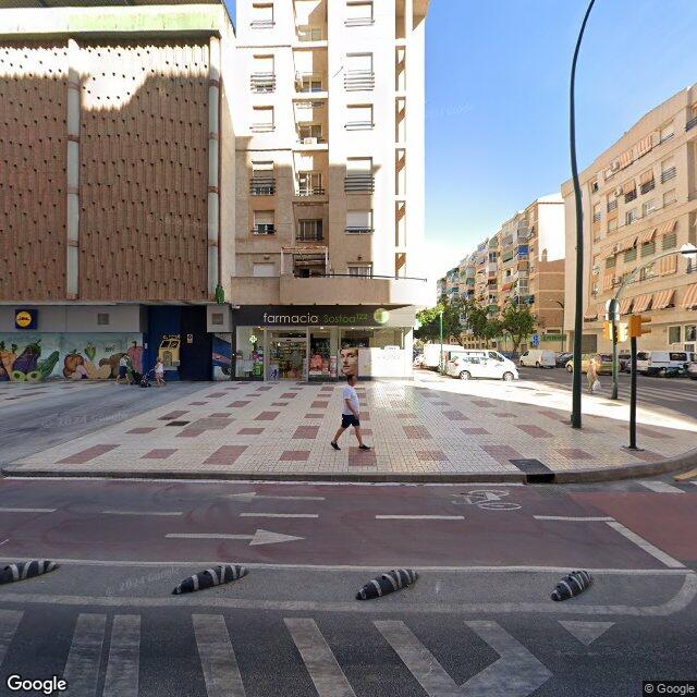 Street view near Farmacia Sostoa in Málaga
