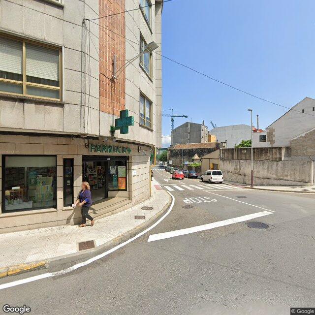 Street view near Farmacia Souto-Meiriño in Pontevedra