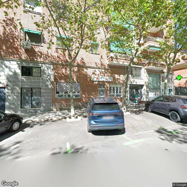 Street view near Farmacia Sta. Micaela in Madrid
