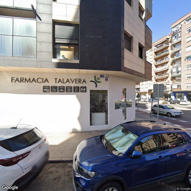 Street view near Farmacia Talavera in Talavera de la Reina