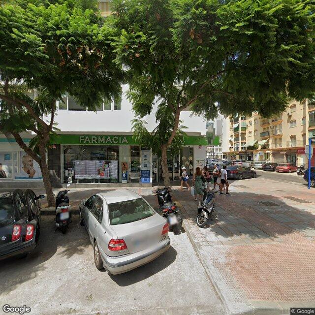 Street view near Farmacia Trébol in Fuengirola