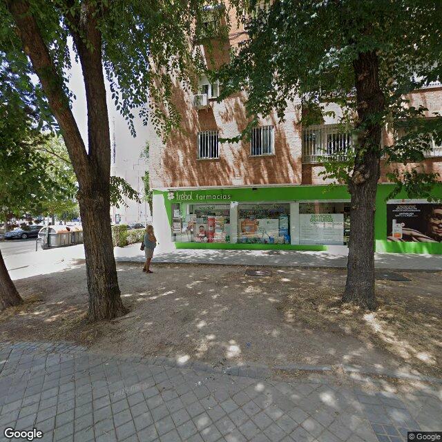 Street view near Farmacia Trébol in Madrid