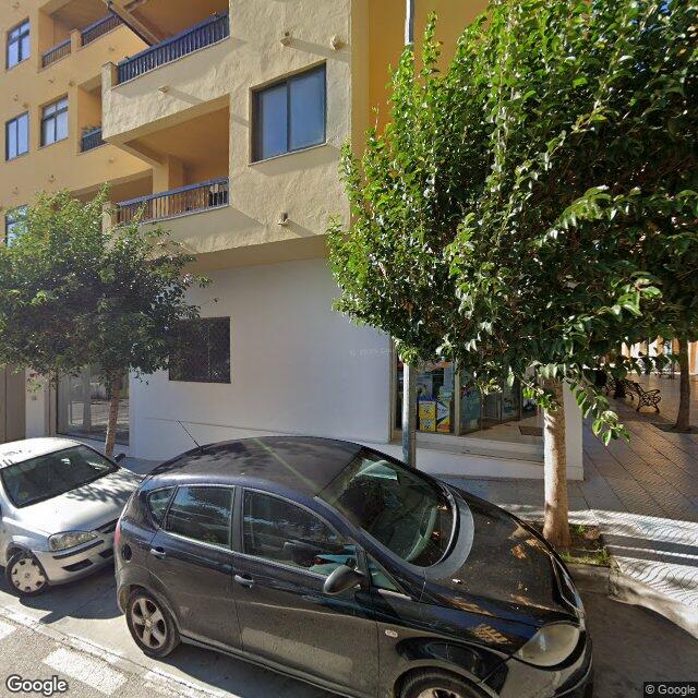 Street view near Farmacia Víctor Navarro Manosalbas in San Pedro de Alcántara