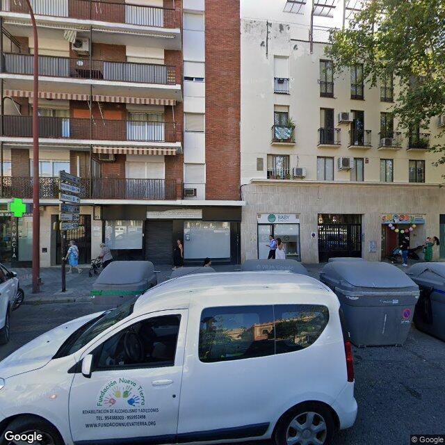 Street view near Farmacia Victoria Y Juan Manuel León in Sevilla