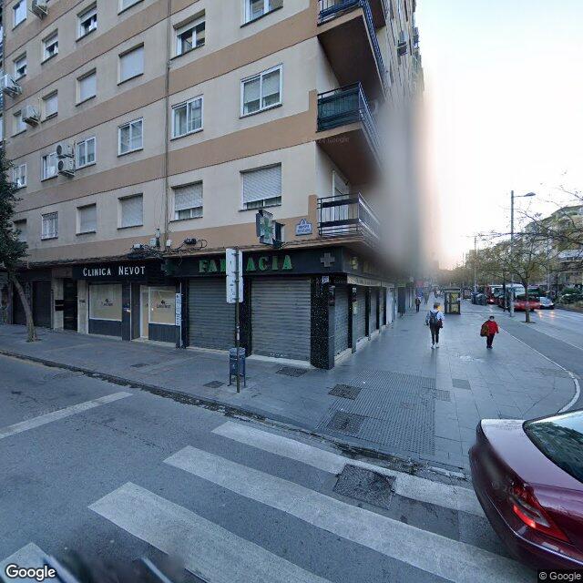 Street view near Farmacia Zayas in Granada