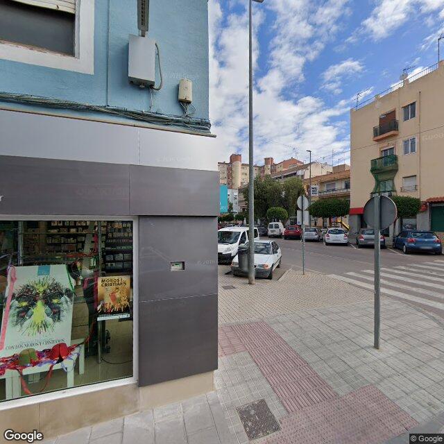 Street view near Farmacia Zeneida Perseguer in Spain