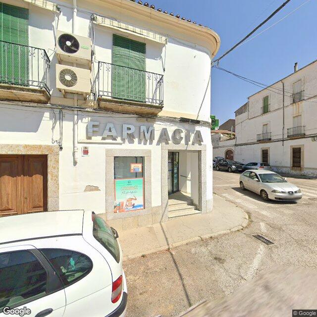 Street view near Farmacia Zubizarreta in Trujillo