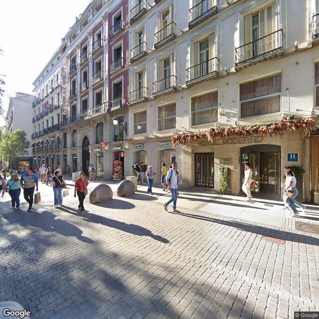 Street view near Farmacias Arenal in Madrid
