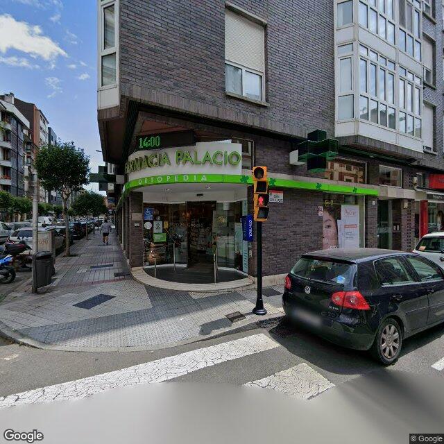 Street view near Farnacia Palacio in Gijón/Xixón