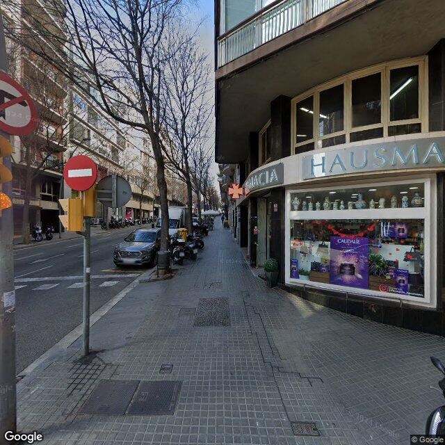 Street view near Isabel Hausmann Fargas in Barcelona