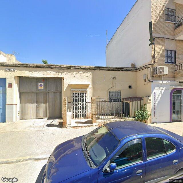 Street view near Laboratorio Labosev in Sevilla
