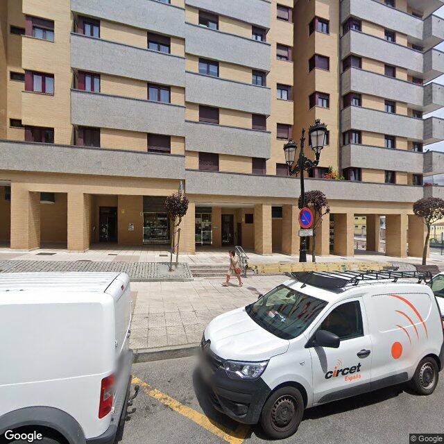 Street view near Ldo. José Antonio Pérez Bermúdez in Oviedo / Uviéu