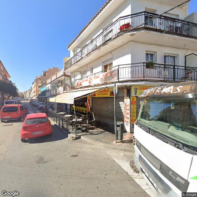 Street view near Leon Burgos, Mª Dolores in Fuengirola