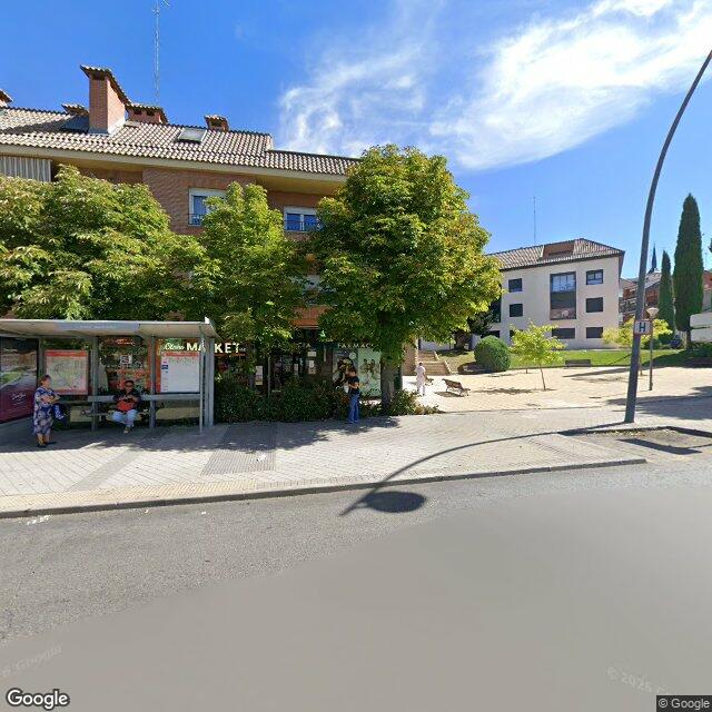 Street view near Licenciada María Luisa Begué in Spain