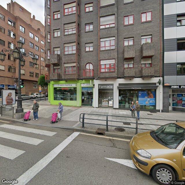 Street view near María Jesús García Jiménez in Oviedo / Uviéu