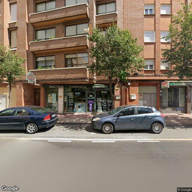 Street view near María Luisa Serrano Plaza in Valladolid