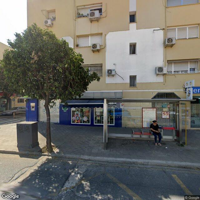 Street view near Naturfarma in Sevilla
