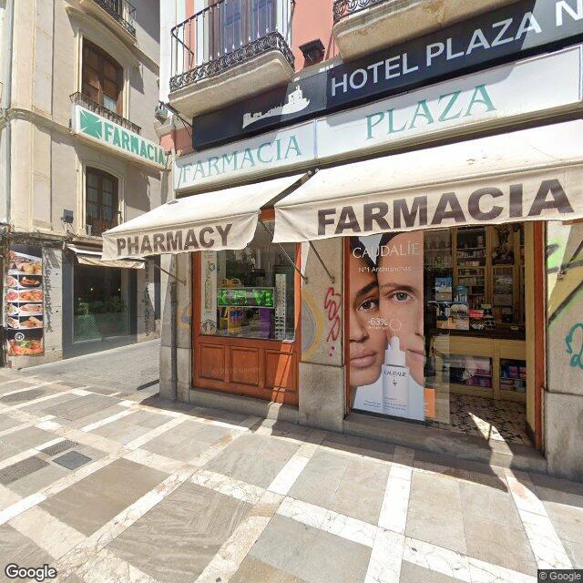 Street view near Pharmacia Plaza Nueva in Granada