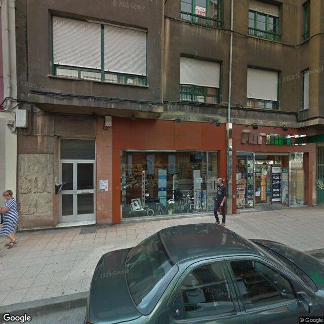 Street view near Vensalud in Mieres del Camín
